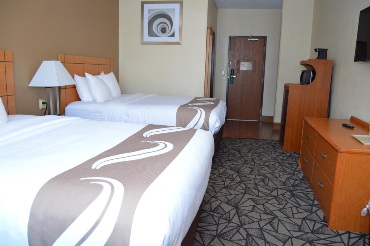 Quality Inn Coralville - Iowa River Landing Екстер'єр фото