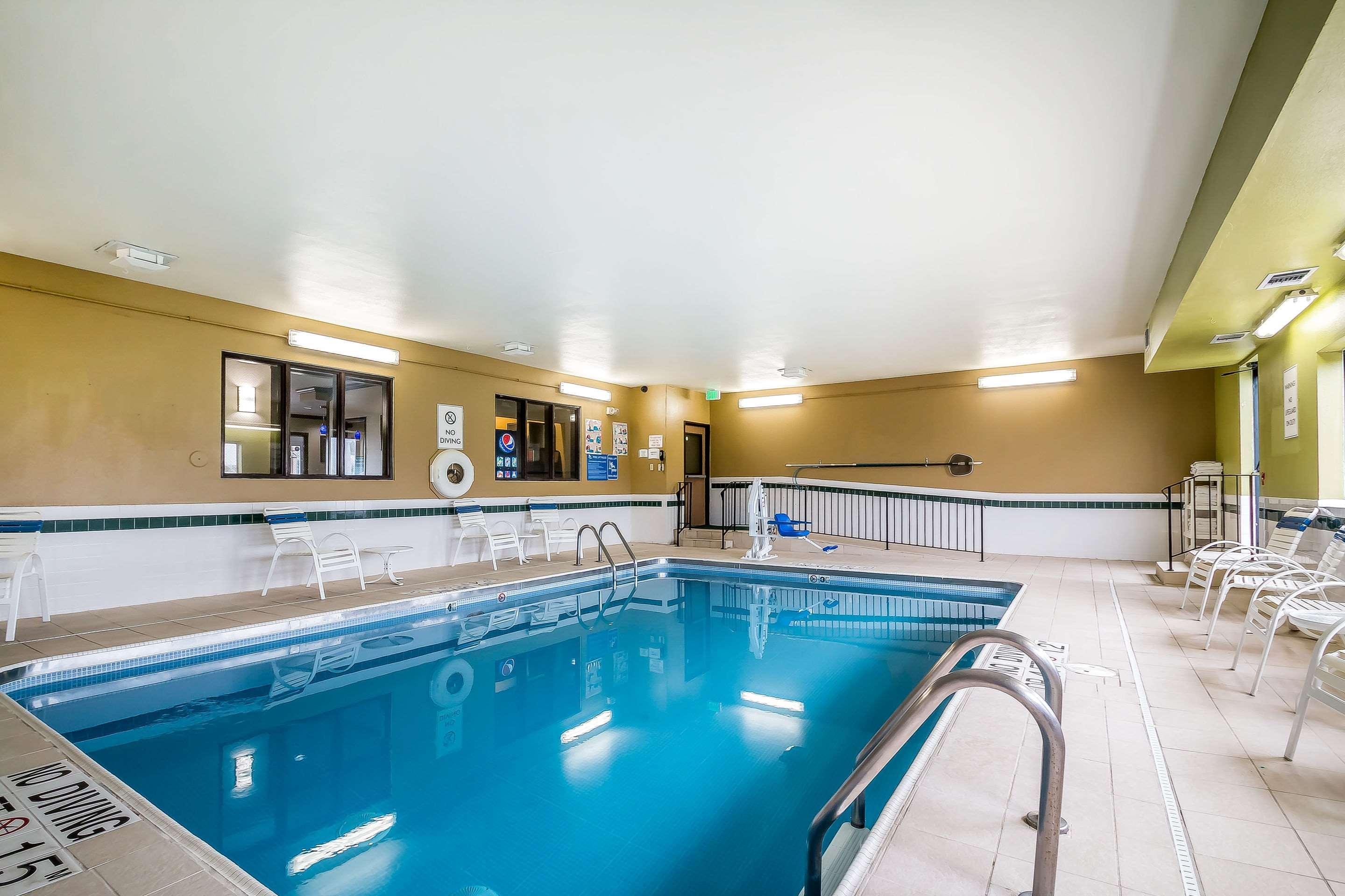 Quality Inn Coralville - Iowa River Landing Екстер'єр фото